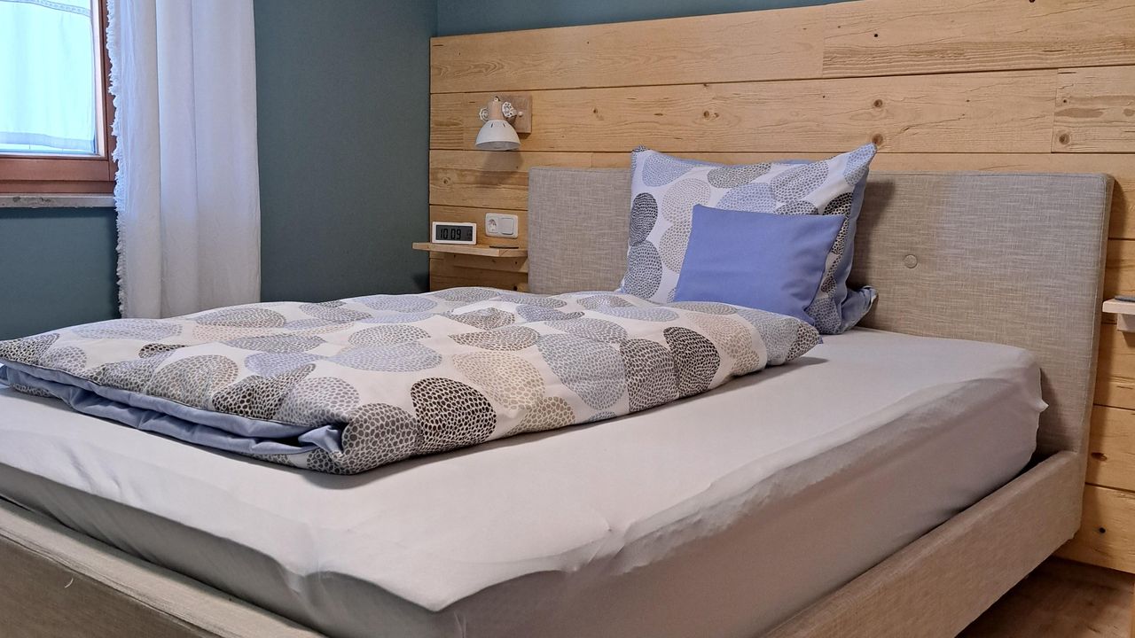 2. Schlafzimmer FeWo Hirsch 2. Schlafzimmer FeWo Hirsch